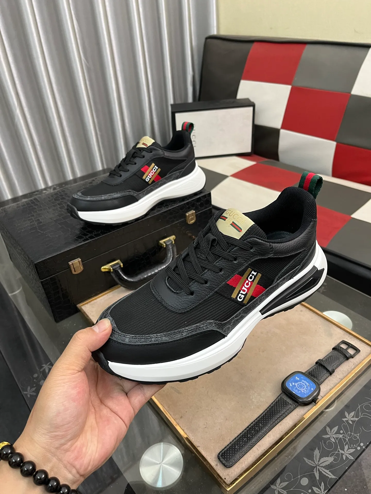 Men's Men's Shoes💰458⌚️⌚️[GUCCI] Gucci men's casual shoes are absolutely popular🔥The ultimate matching item for trendy men! The charm of super texture is unstoppable. This is the main recommendation. The upper is made of high-quality cowhide, with pig lining feet and wear-resistant rubber sole. It is noble and elegant! Extremely comfortable🎁🎁You can be as handsome as you want💪 Size 38-44! 2️⃣colors available